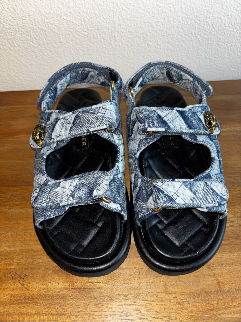 🆕 KURT GEIGER LONDON 🧿 NWOB Orson Blue Denim Velcro Dad Sandals Sz 6 - Picture 2 of 6